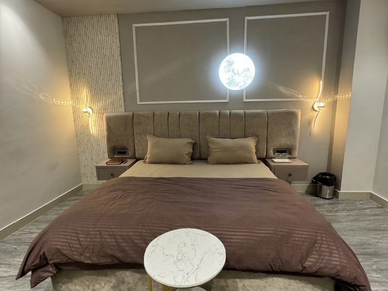 LUNAR SUITE | ORCHID STAYS| BEST HOTEL IN DELHI | BEST 3 STAR HOTEL IN DELHI